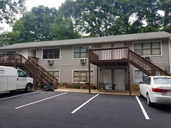 Building Photo - 120 2nd St