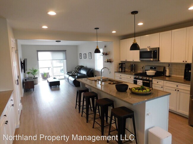 Building Photo - 3 br, 2.5 bath House - 521 Depot Court Unit H