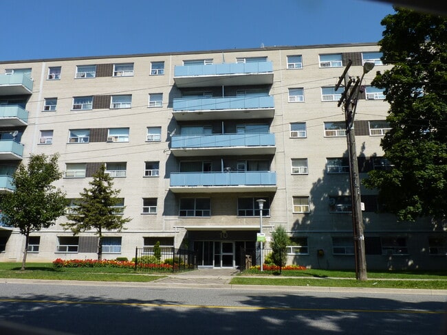 Building Photo - Sandalwood Manor