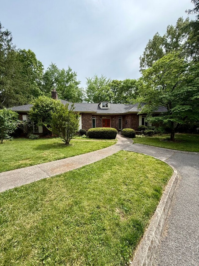 Photo - Knoxville 37909 - 2 bedroom, 1.5 bath unit, duplex - Contact Chad Weeks (865) 567-6193 House