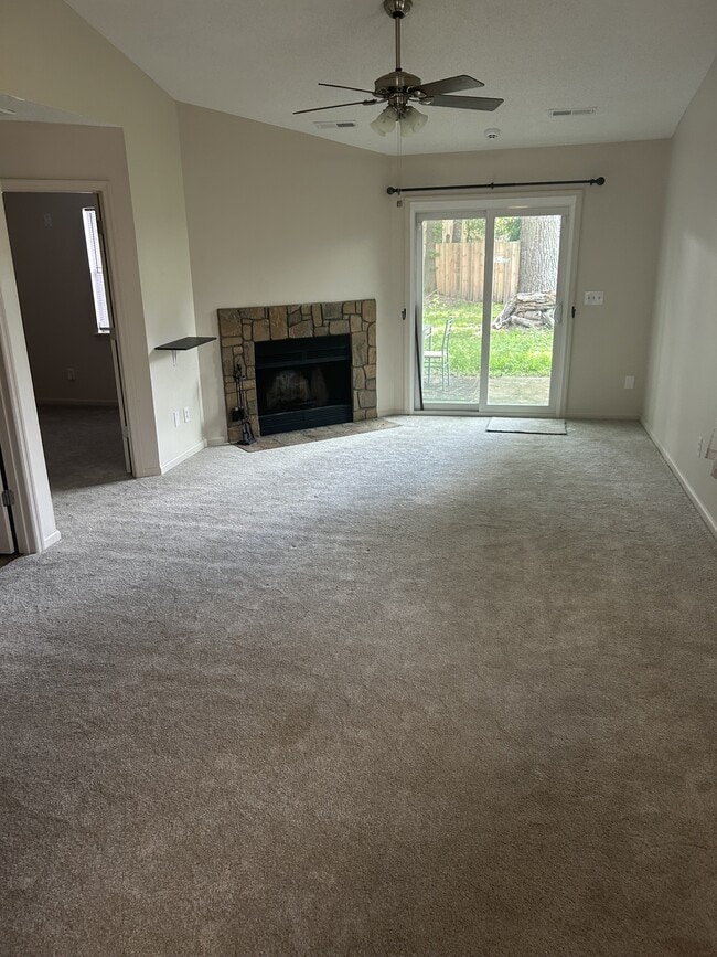 Building Photo - 9611 Blue Jay Ct