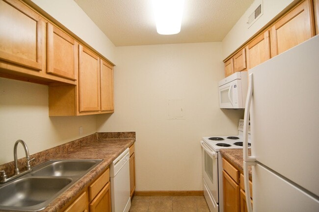 Photo - Woodridge Apartments