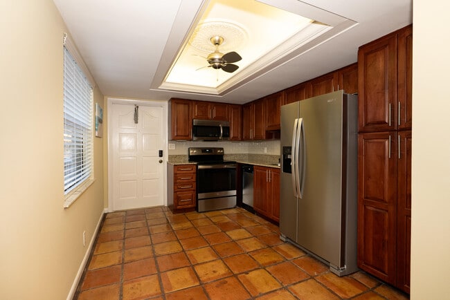 Building Photo - 300 Inlet Way