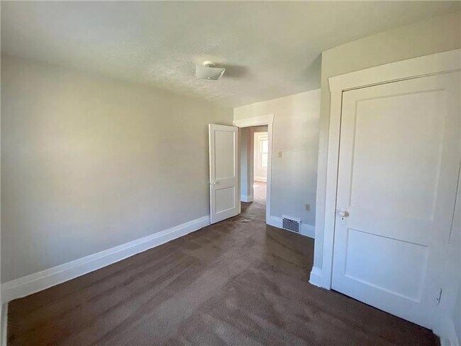 Building Photo - 630 Talbot Ave
