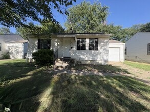 Building Photo - 1044 N Oswego Ave