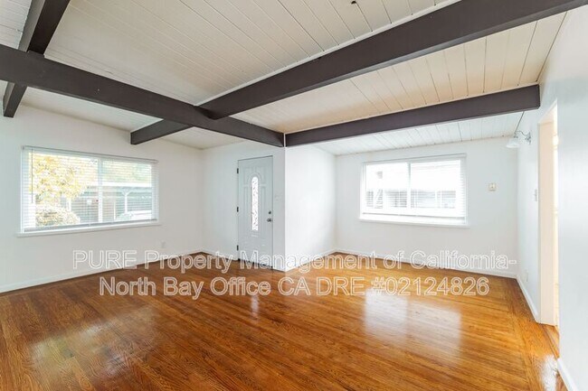 Foto del edificio - 166 Brush Creek Rd