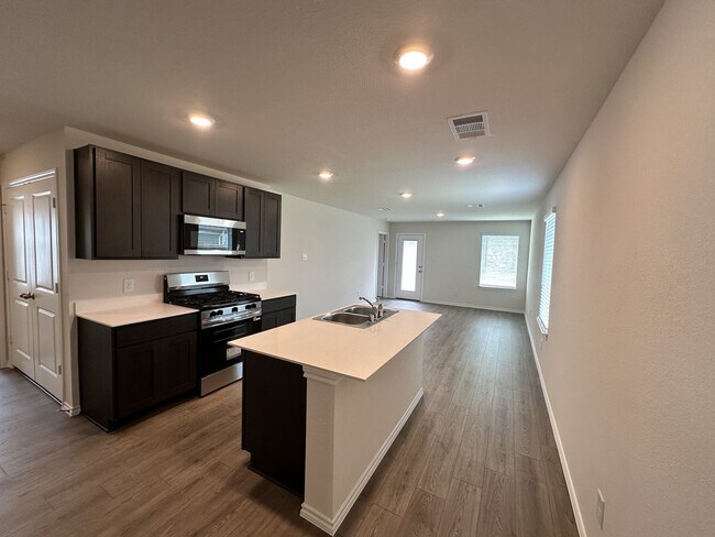 Foto del edificio - 3015 Serenity Ln