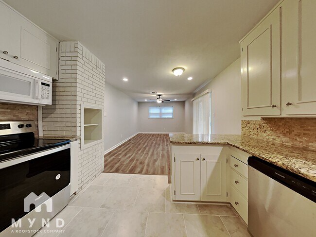 Foto del edificio - 5244 Greene Ave