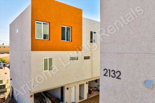 Building Photo - DISCOVER MINIMAL MODERN LIVING