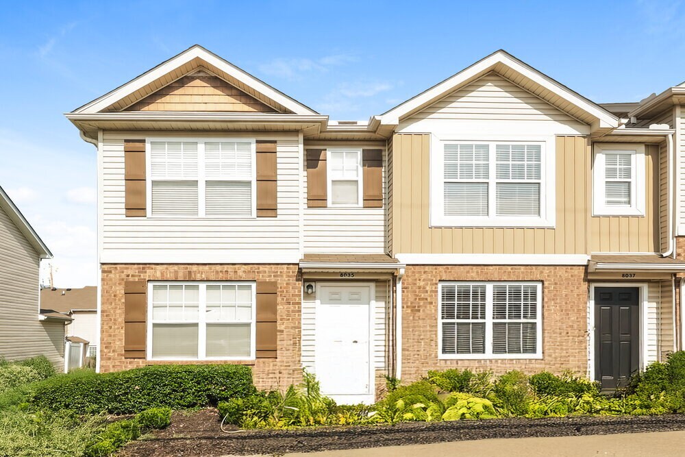 Foto principal - 8035 Logan Dr