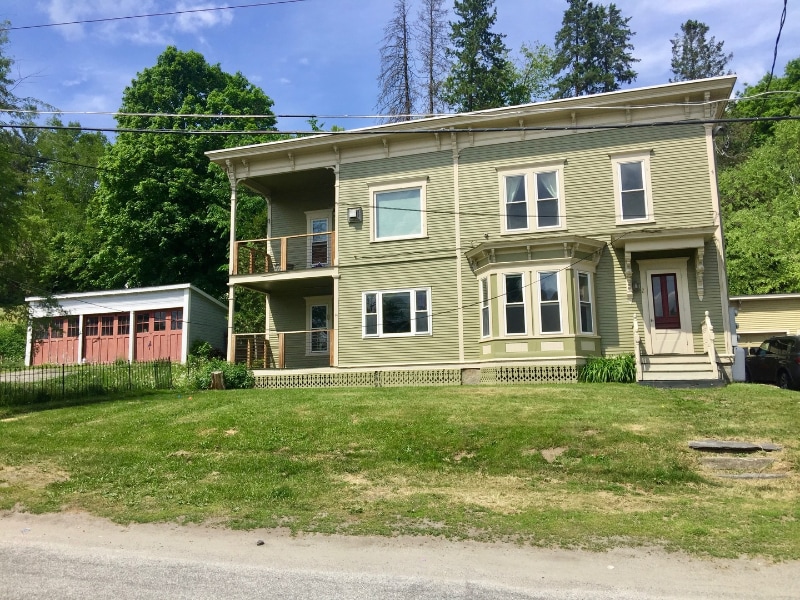 21 Pleasant St Unit Apt 3, Barre, VT 05641 Room for Rent in Barre, VT