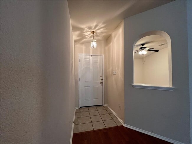 Building Photo - 1604 Thibodeaux Dr