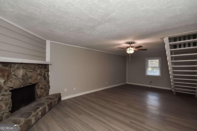 Building Photo - 2706 Timber Valley Dr