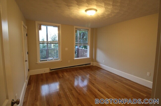 Foto del edificio - 125 Princeton St