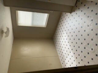 Building Photo - 10479 Rolling Heights Dr
