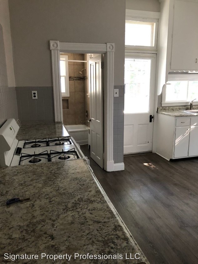 Foto principal - 663 W Chestnut St