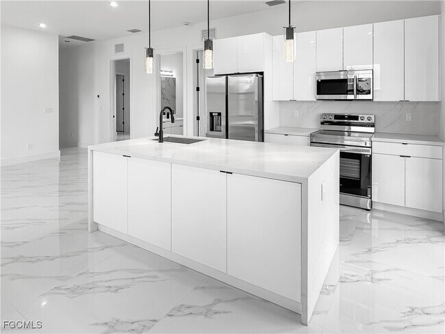 Foto del edificio - 916 Sara Ave N