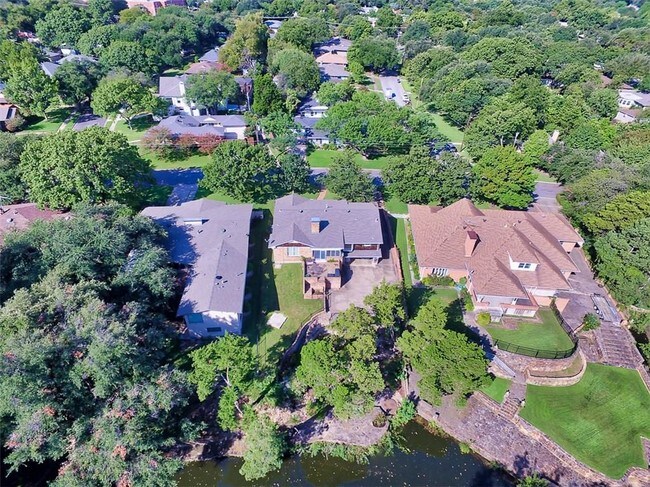 Foto del edificio - 4410 Briar Creek Ln