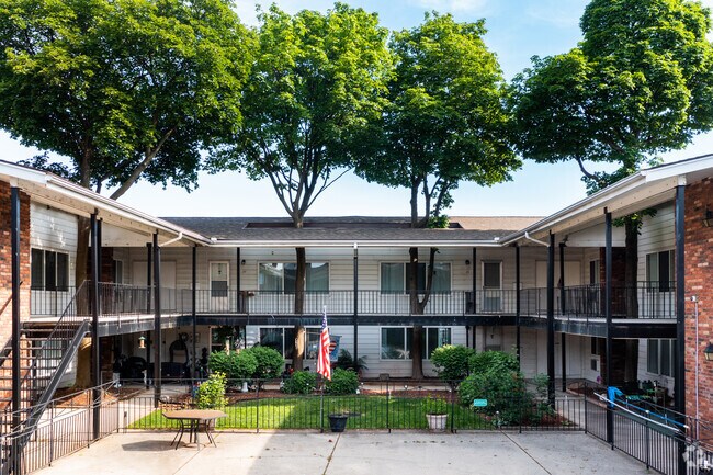 Foto del edificio - Huntington House Apartments