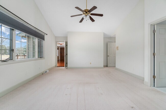 Building Photo - 78 Shoreline Dr