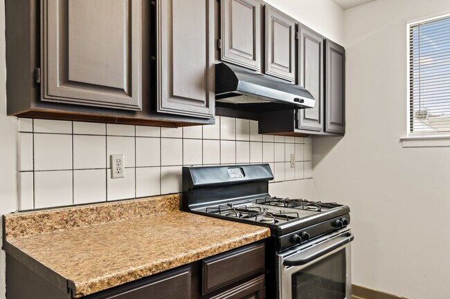 Foto del edificio - Utilities Paid! Freshly Updated 3 Bedroom ...