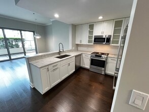 Building Photo - 160 E Illinois St