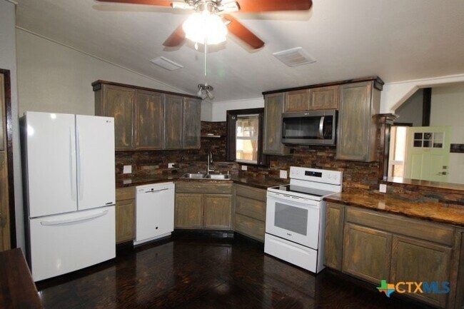 Foto del edificio - 2809 Connell St