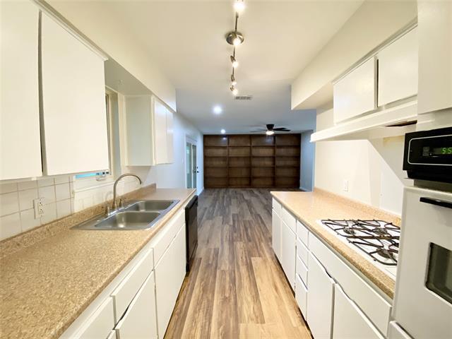 Foto del edificio - 1314 Timberlake Cir