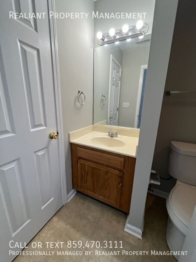 Foto del edificio - 3849 Sugar Creek Dr