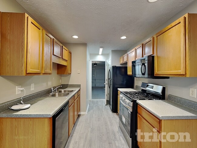 Building Photo - 220 Osmanthus Way