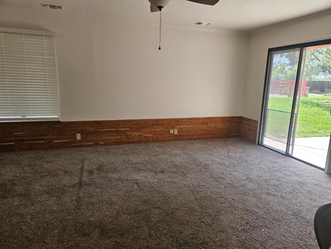 Building Photo - 37192 Kensington Dr