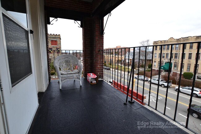 Foto del edificio - 209 Chestnut Hill Ave