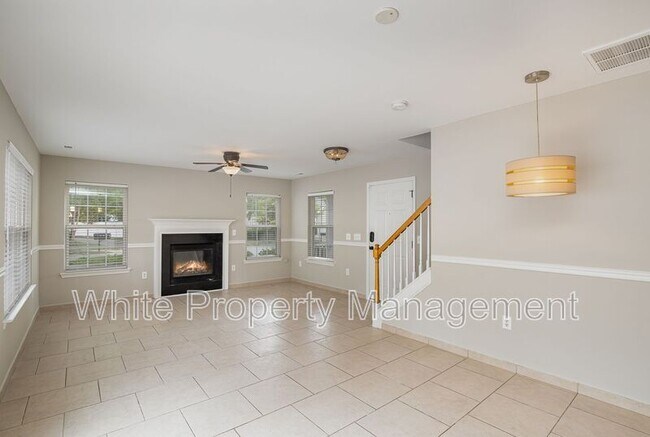 Foto del edificio - 9036 Meadowmont View Dr