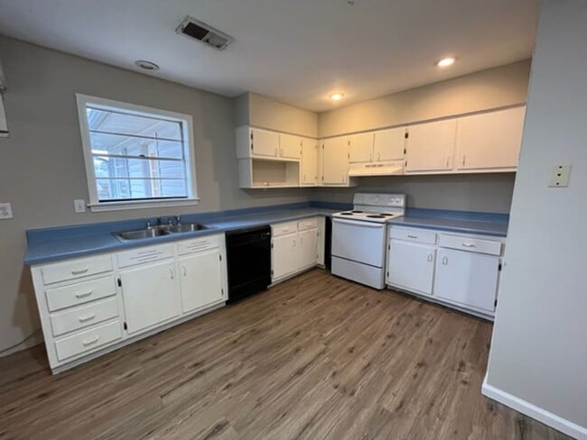 Photo - Renovated 3 Bedroom 1 Bath Home for Rent!!