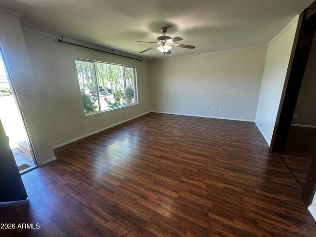Building Photo - 8737 E Jackrabbit Rd