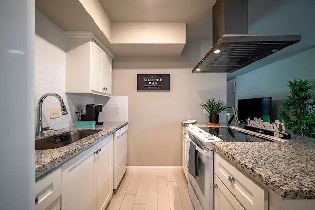 Foto del edificio - 9130 Vogue Ln