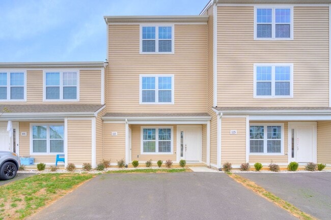 Building Photo - More units and move-in options available!