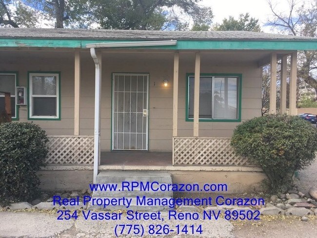 Foto del edificio - One Bedroom, 1 Bathroom Cottage in Reno...