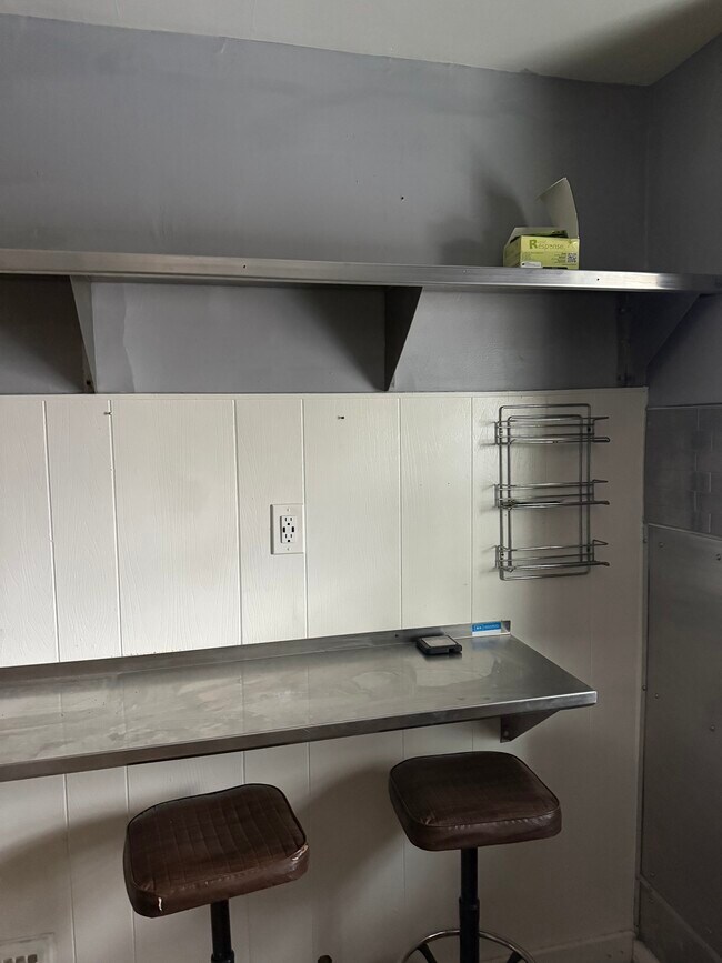 Foto del edificio - 604 Colvin Ave