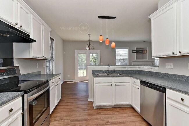 Building Photo - Beautiful 4-Bedroom Two Story Home with Fe...