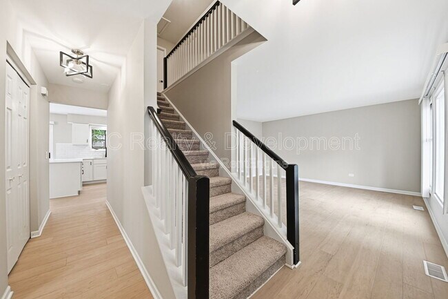 Foto del edificio - 1244 Pine Grove Ave