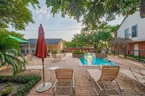 Foto del edificio - 2211 S Kirkwood Rd