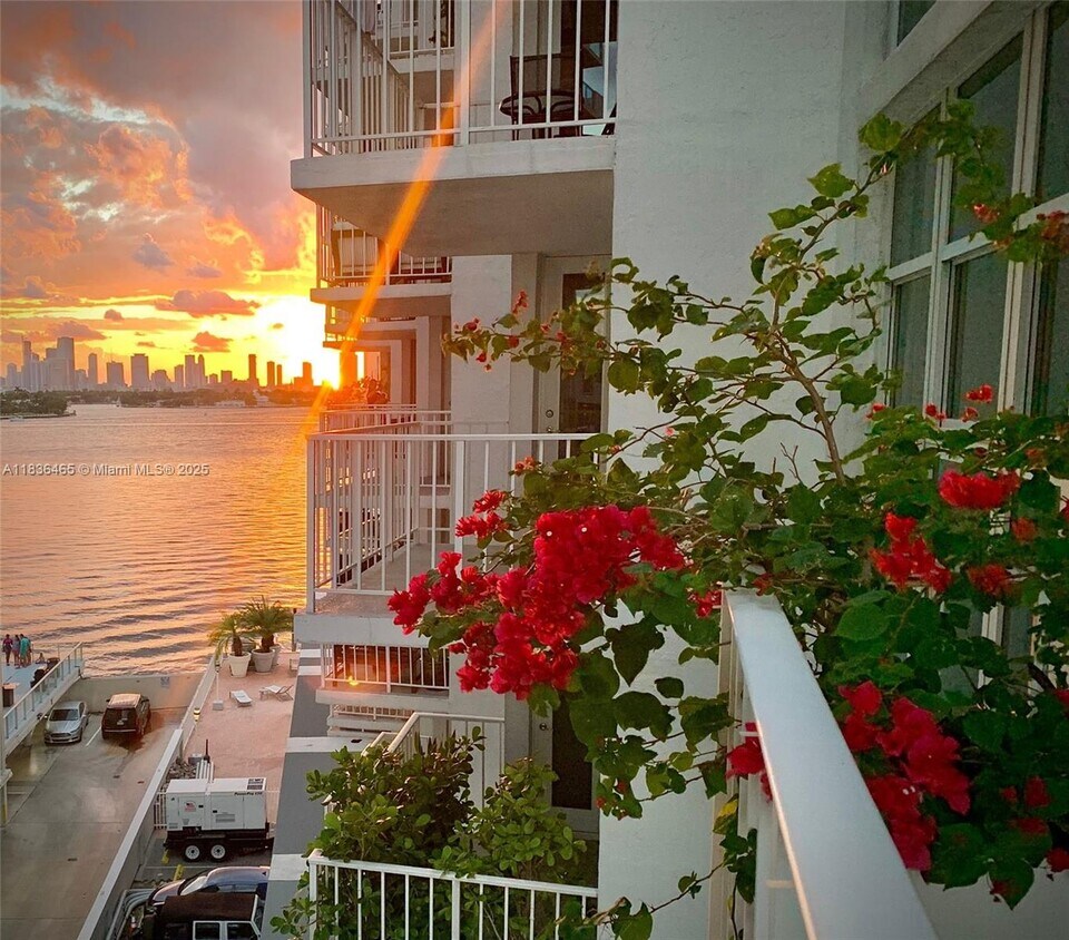 Foto principal - 1228 West Ave