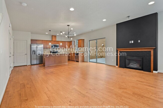Building Photo - Charming Three Bedroom, Two and One Half B...