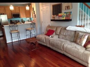 Foto del edificio - 1326 Runnymeade Ln