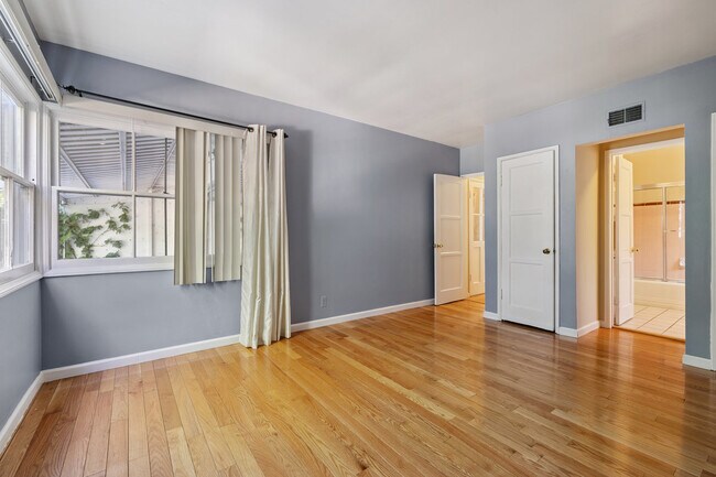 Foto del edificio - 23265 Leonora Dr