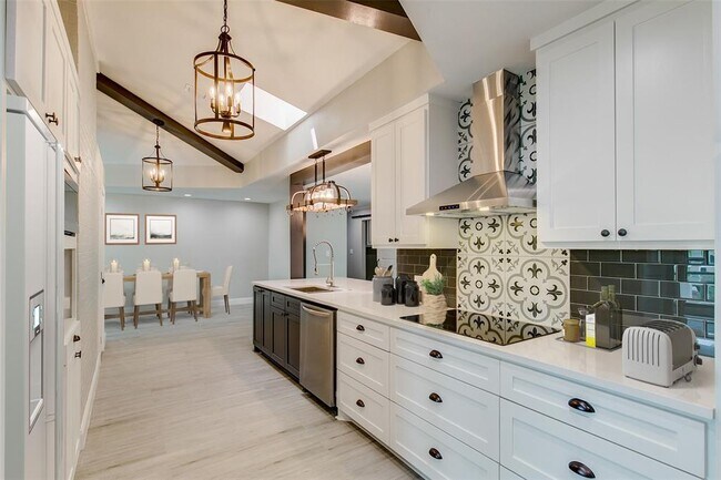 Foto del edificio - 4320 Fairway Dr