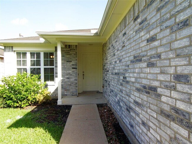 Foto del edificio - 2115 Summit Meadow Dr