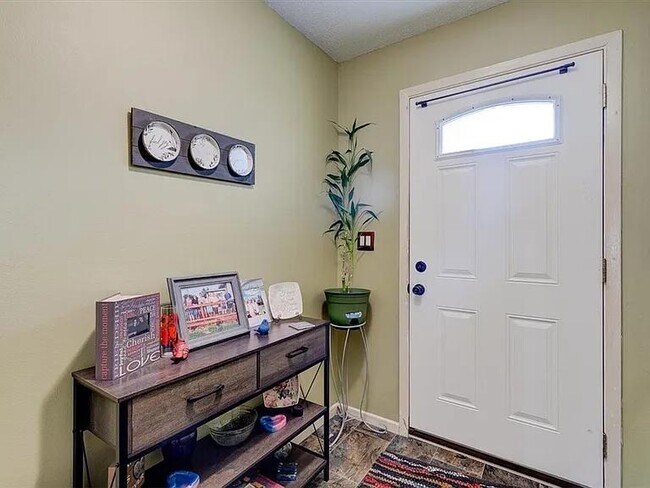 Foto del edificio - 2049 NW Hickory Ln