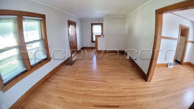 Foto del edificio - 1112 Maplewood Dr NE